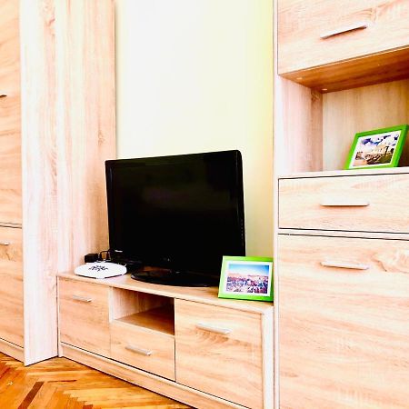 Apartment Near Opera On Horodotska 11 Лвив Екстериор снимка