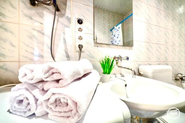 Apartment Near Opera On Horodotska 11 Лвив Екстериор снимка